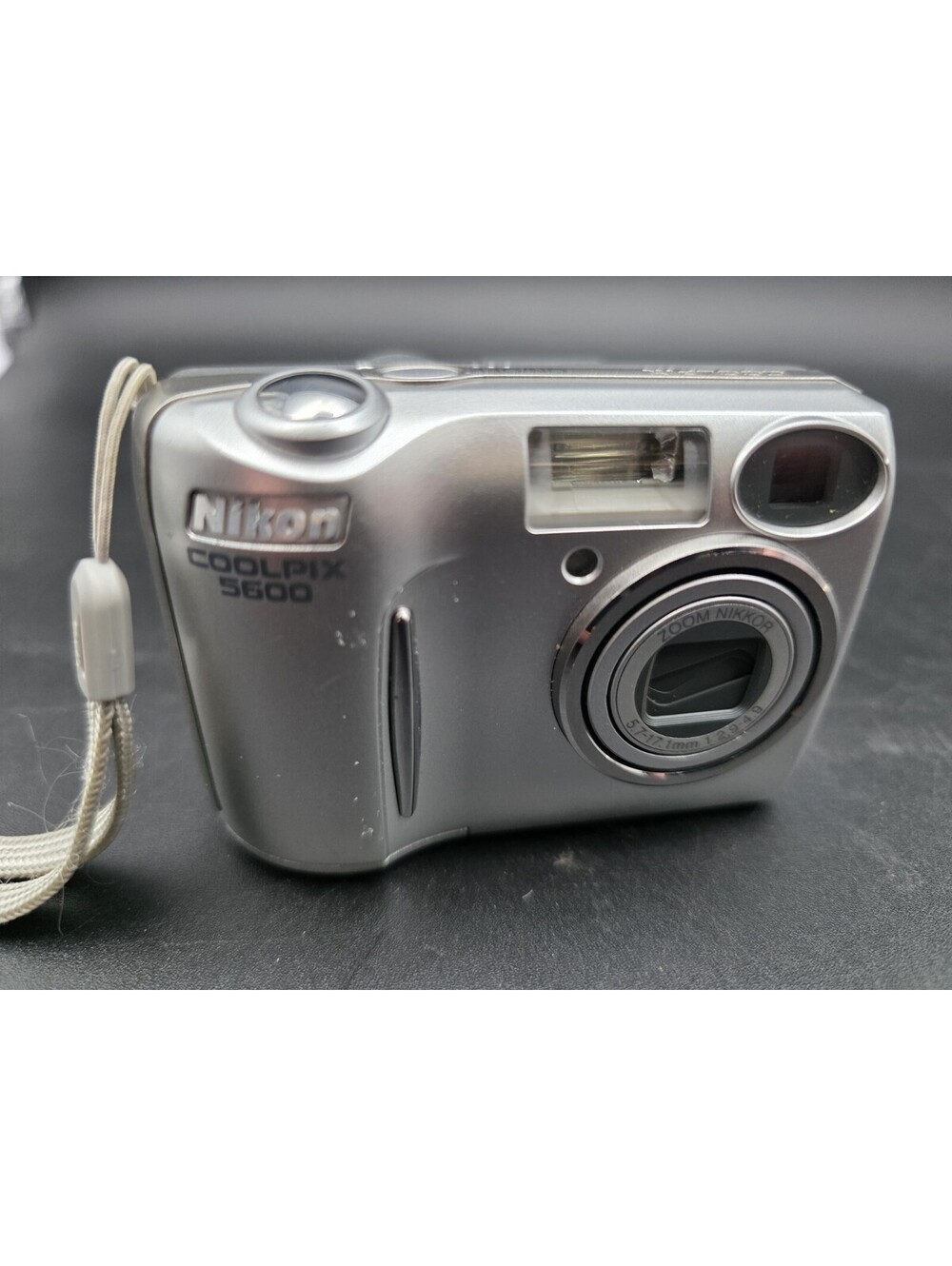 Nikon Coolpix 5600 5.1MP Digital Point & Shoot Camera Tested Working